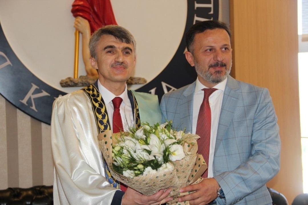 Rekt&ouml;r Kazım Uysal g&ouml;revi devraldı