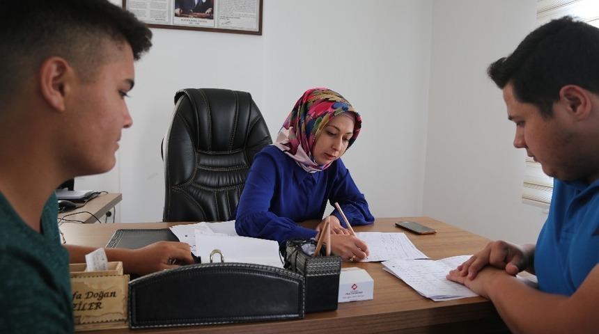 Erdemli&rsquo;de &uuml;niversite tercihlerinde belediyeden rehberlik hizmeti