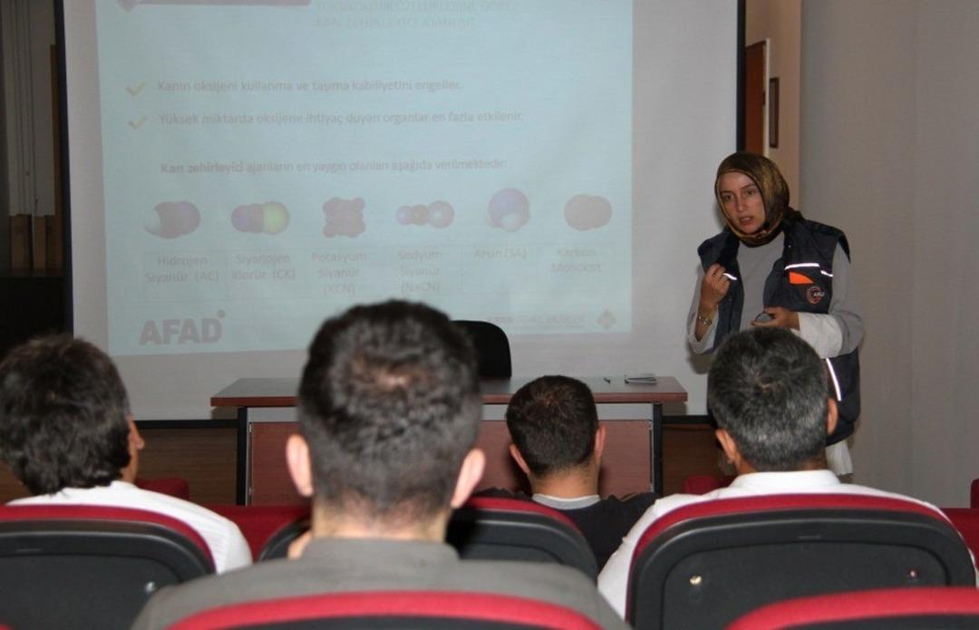 AFAD Erzurum&rsquo;da &lsquo;Ş&uuml;pheli Posta ve Kimyasal Biyolojik Radyolojik ve N&uuml;kleer&rsquo; farkındalık eğitimi