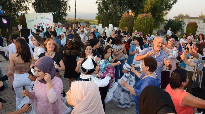 Hayırseverler 30 &ccedil;ocuğu s&uuml;nnet ettirdi