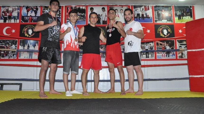 Mohikanlar g&ouml;z&uuml;n&uuml; Avrupa&rsquo;ya dikti