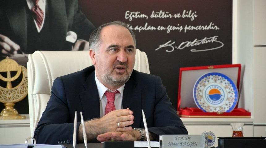 Mutlu şehrin mutlu üniversitesinde rektör yeniden Nihat Dalgın