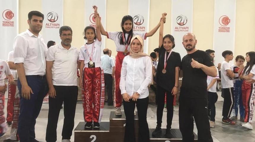 15 Temmuz Şehitlerini Anma Kick Boks m&uuml;sabakaları tamamlandı