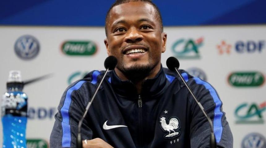 Patrice Evra futbolu bıraktı