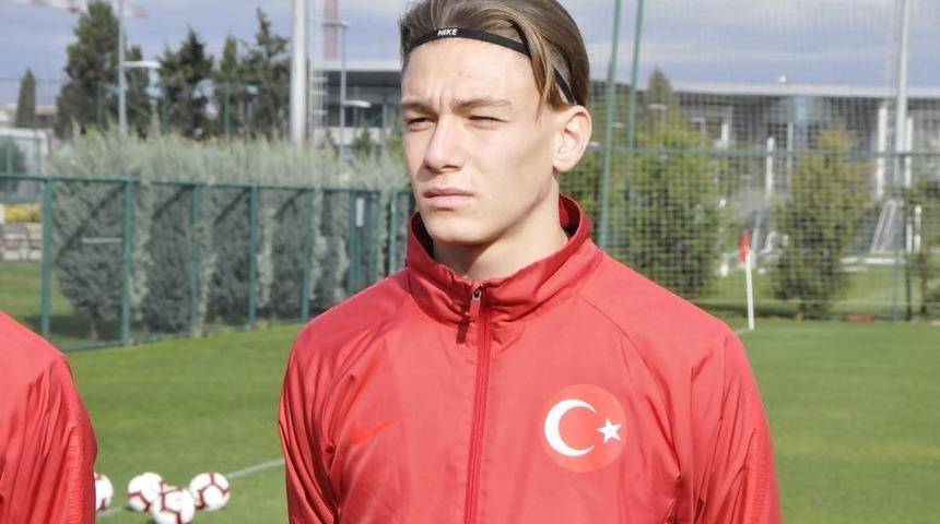 Medipol Başakşehir Efecan Barlık'ı transfer etti