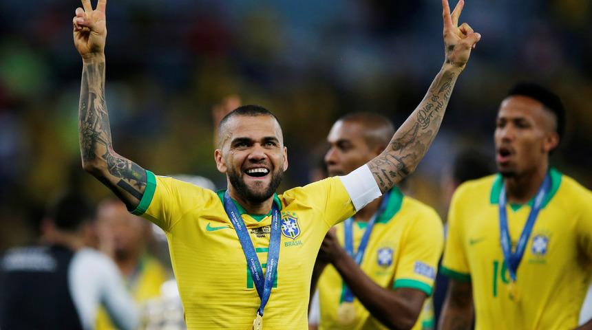 Daniel Alves yeni takımını sosyal medyada arıyor