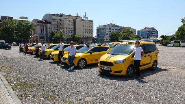 İzmitli taksicilerden 'Yaya Öncelikli Trafik' projesine destek