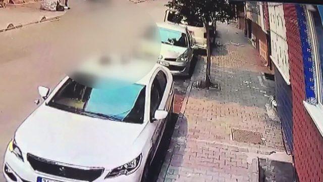 Esenler'de 6. kattan atılan Yunus bebek otomobilin üzerine düşerek yaralandı