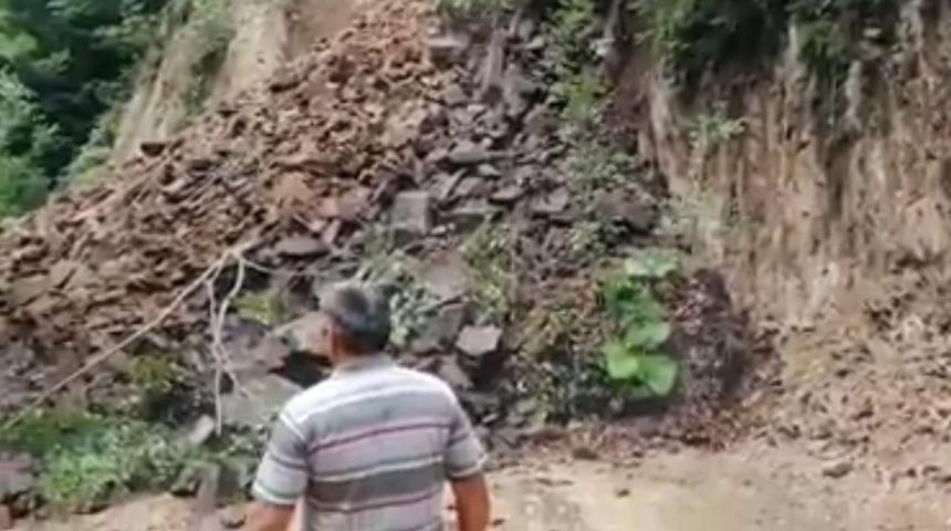 Kepçe operatörü heyelandan son anda kurtuldu