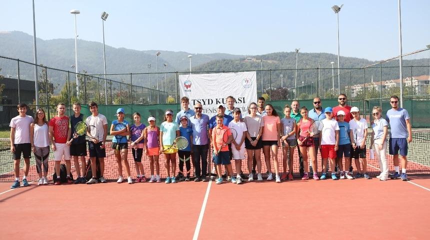 TSYD Bursa&rsquo;nın tenis ş&ouml;leni başladı