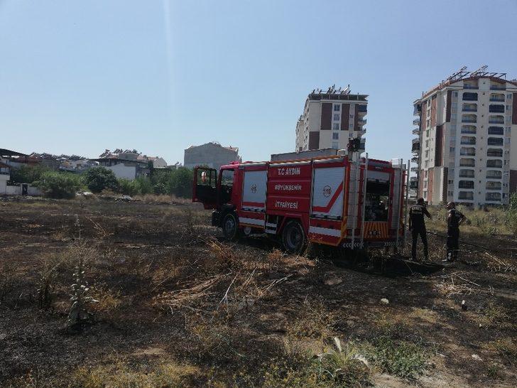 Aydın’daki yangın evlere sıçramadan söndürüldü G3