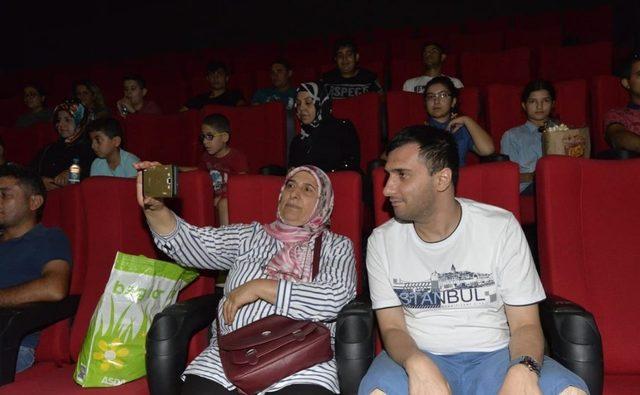 Özel çocukların sinema keyfi