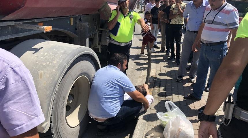 Tır yayaya çarptı: 1 yaralı