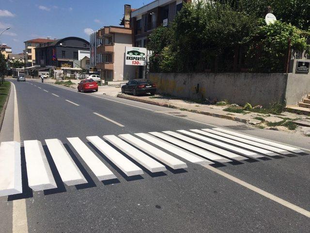 Trafikte yeni uygulama; 3 boyutlu yaya geçidi