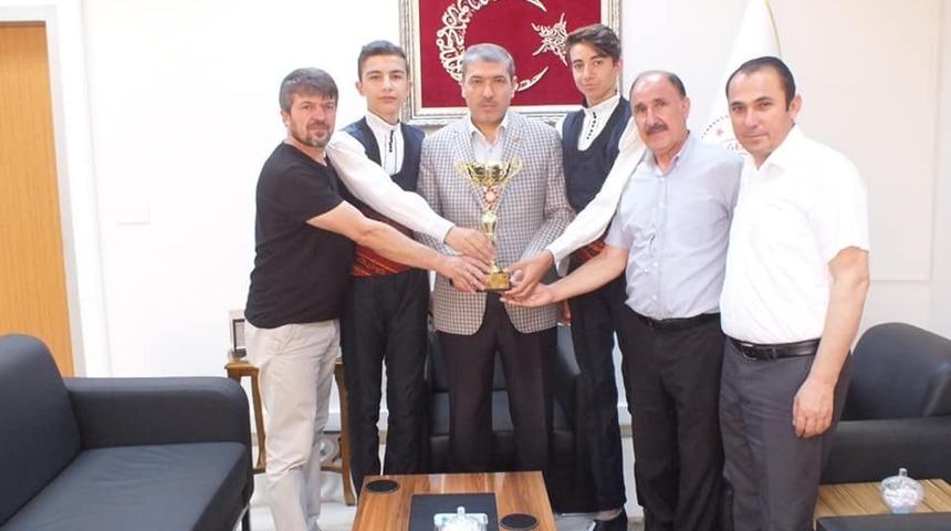 Şampiyon ekipten M&uuml;d&uuml;r Tun&ccedil;&rsquo;a ziyaret