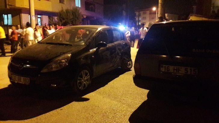 2 kişinin yaralandığı kaza mahalleliyi sokağa döktü G1