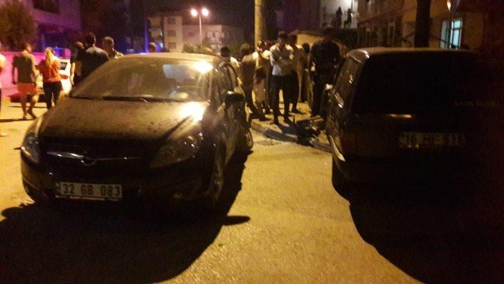 2 kişinin yaralandığı kaza mahalleliyi sokağa döktü G2