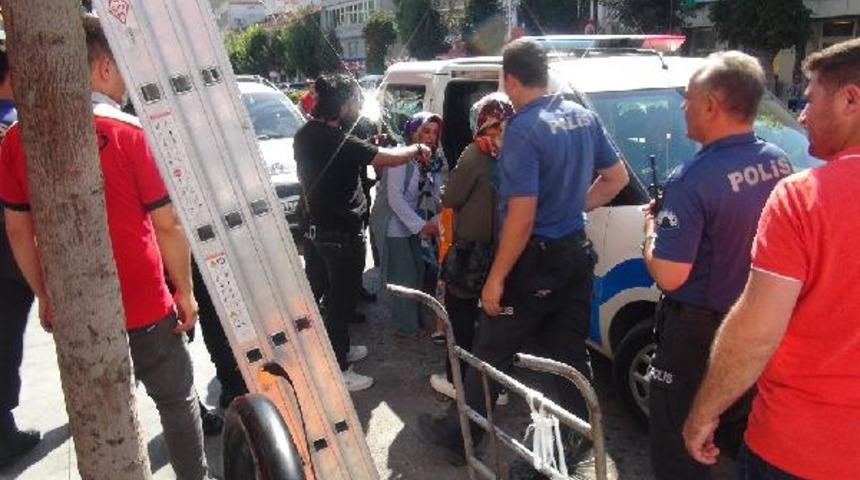 Sokak ortasında 'bu çocuk benim' kavgası!