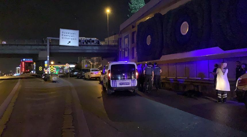 Pendik'te duvardan D-100'e d&uuml;ş&uuml;p hayatını kaybetti