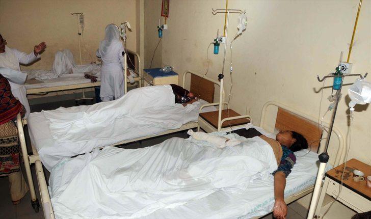 Pakistan'da askeri uçak düştü: 17 ölü G1