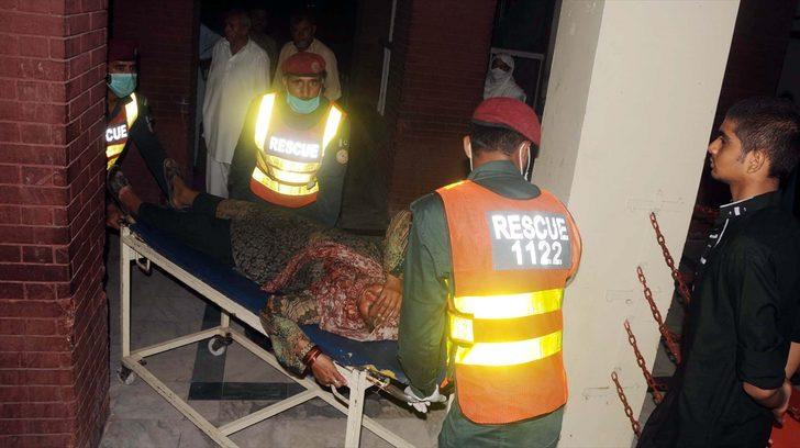 Pakistan'da askeri uçak düştü: 17 ölü G3