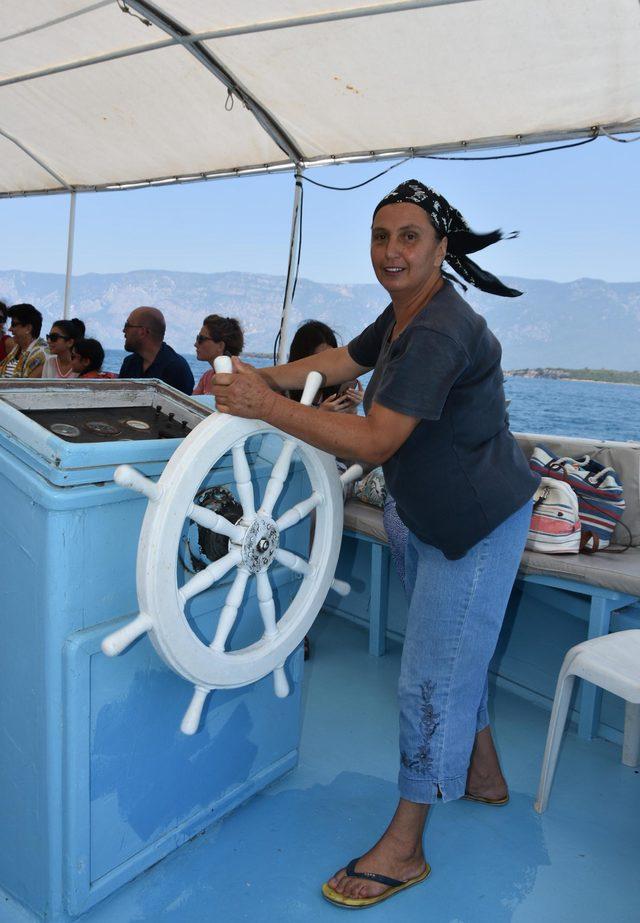 Özlem kaptan, hem dalgalarla hem de hayatla mücadele ediyor