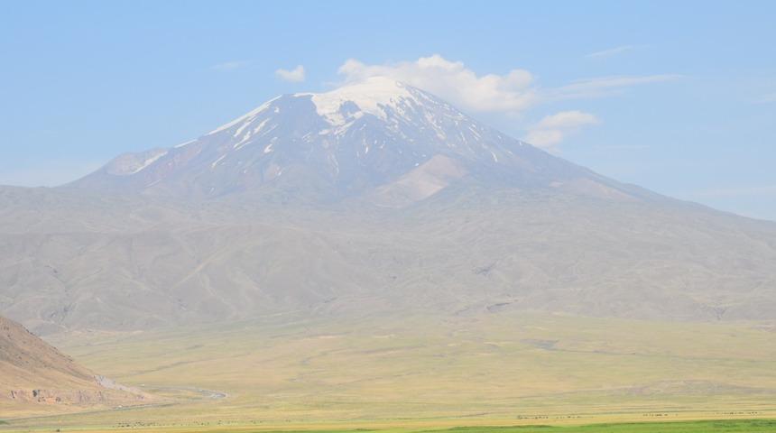 Ağrı Dağı g&ouml;renleri b&uuml;y&uuml;l&uuml;yor