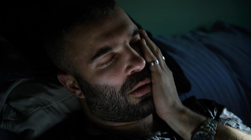 Uzmanlardan &ouml;nemli uyarı: Ağrıyan dişe kolonya basmayın