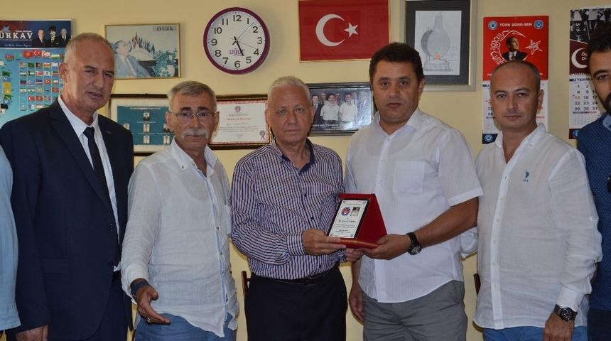 Dr. Fakı &ouml;d&uuml;l&uuml;, Dr. &Ccedil;alışkan&rsquo;a verildi