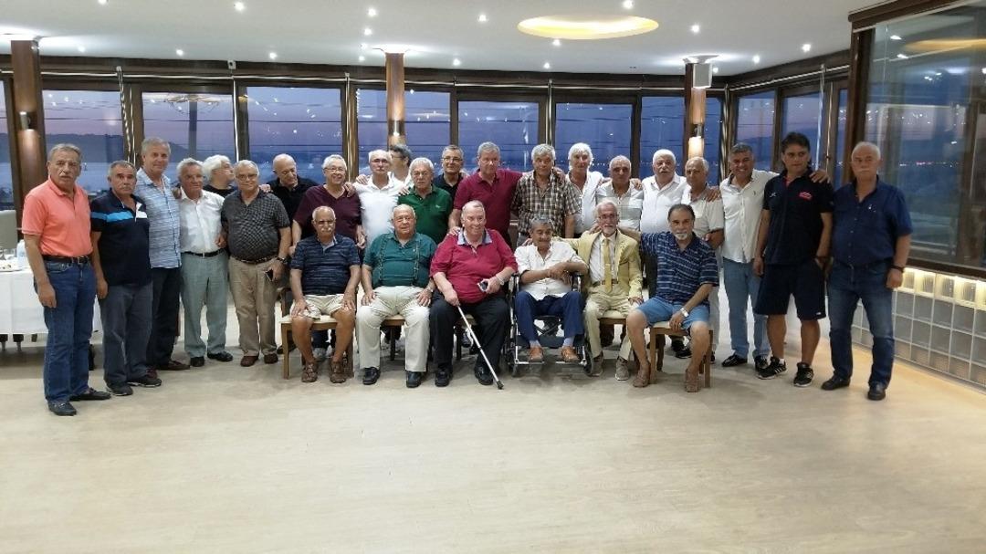 1930&rsquo;dan bug&uuml;ne gelen futbol kardeşliği