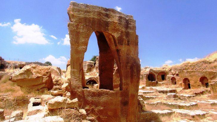 Mardin'de 1500 yıllık toplu mezar! Halka açık sergileniyor G5