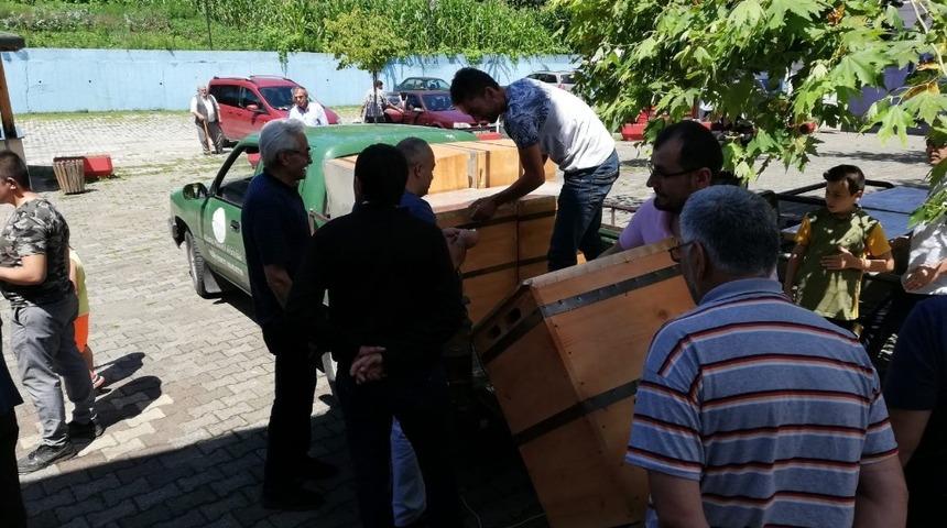 &Ccedil;arşamba&rsquo;da arı kovanı dağıtımı