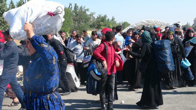 Öncüpınar'dan 10 bin Suriyeli bayramlaşmaya gitti