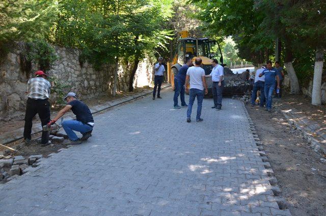 Emet’te cadde ve kaldırım düzenleme çalışmaları