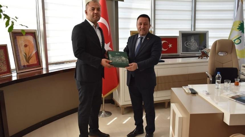 Yeşilay&rsquo;dan Başkan Beyoğlu&rsquo;na  plaket