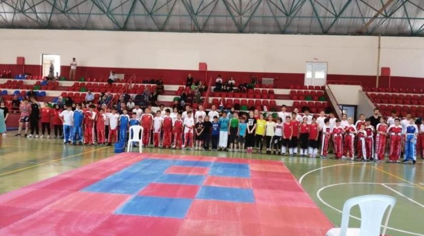 Emet’te Kick Boks şöleni
