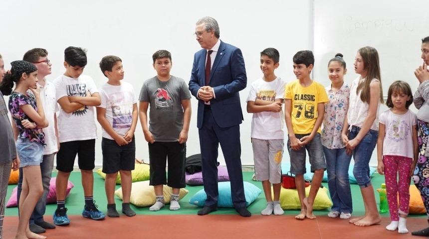 Ege &Uuml;niversitesi kapılarını &ccedil;ocuklara a&ccedil;tı