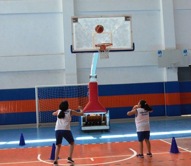 Yaz spor okullarıyla yeni sporcular keşfediliyor