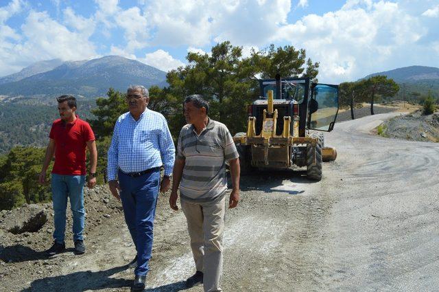 Büyükşehirden Kaş’ın grup yollarına bakım