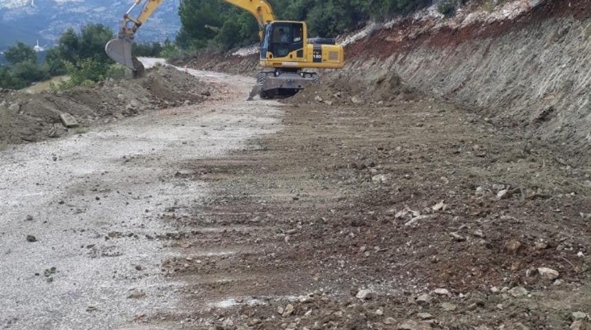 Akseki’nin Taşlıca yolu genişletiliyor