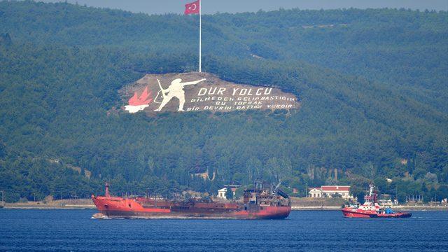 14 gemiciye mezar olmuştu! Çanakkale Boğazı'ndan geçti