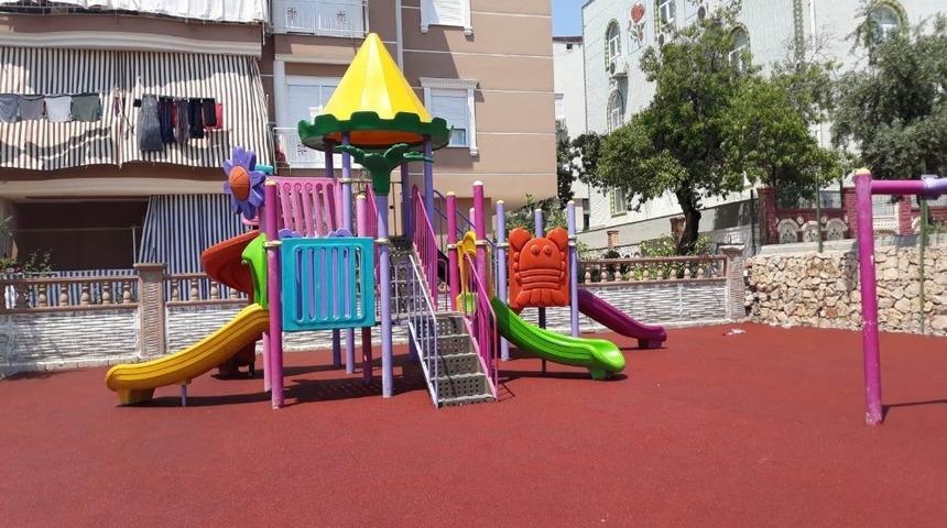 Kepez Belediyesinden &ccedil;ocuklara renkli park