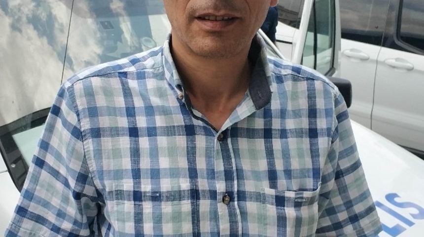 Polis memuru, sanat&ccedil;ı Mustafa Yıldızdoğan&rsquo;a benzerliği ile dikkat &ccedil;ekiyor