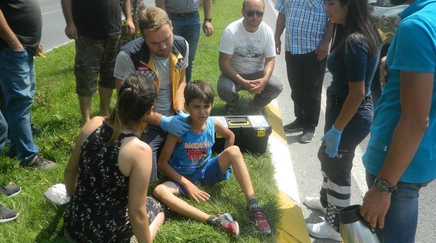 Otomobilin &ccedil;arptığı &ccedil;ocuk yaralandı