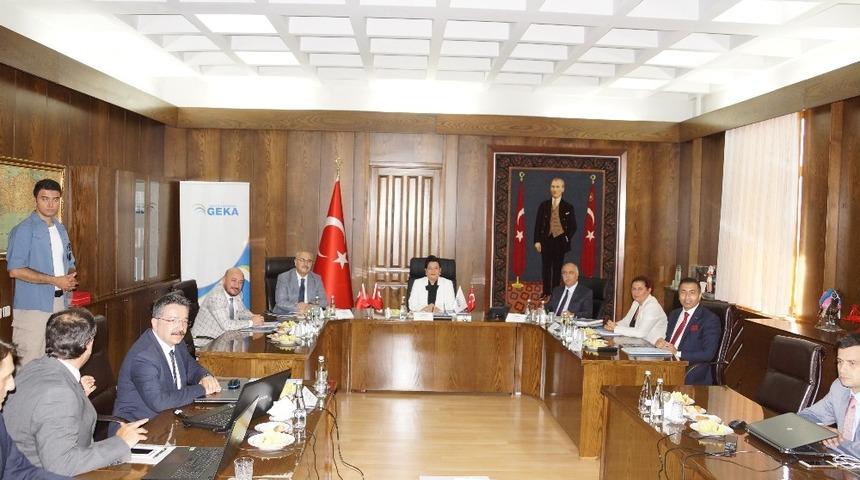 AYTO Başkanı Ülken’e GEKA’dan teşekkür plaketi