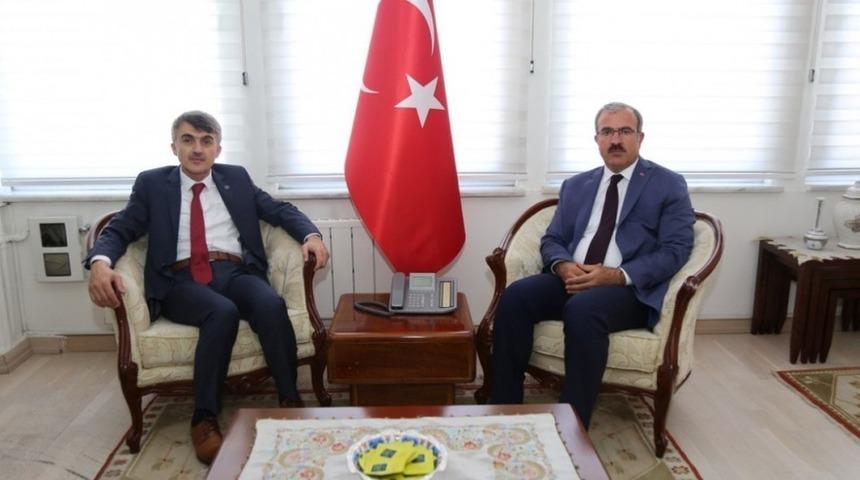 Rekt&ouml;r Kazım Uysal&rsquo;dan, Vali Toraman&rsquo;a nezaket ziyareti