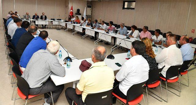 Tunç Soyer, Başkan Oğuz ve Urla’daki muhtarlar ile buluştu