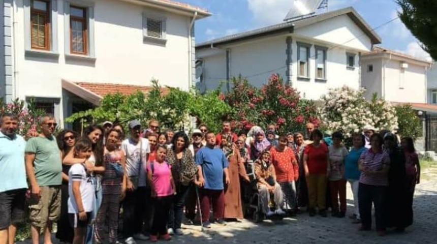 &Ouml;zel bireyler Avşa&rsquo;yı gezdi