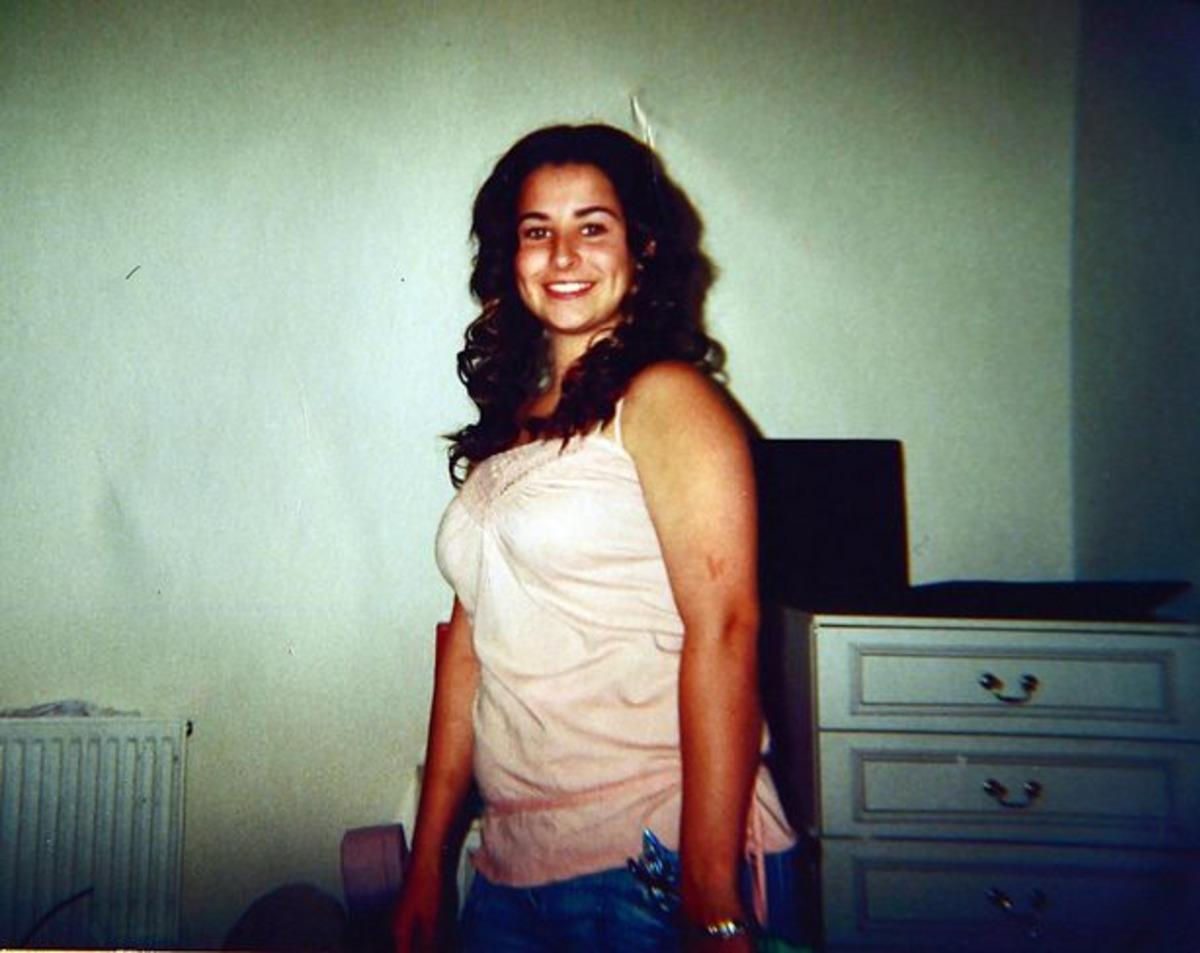 Karısını 12 yıl a&ccedil;lığa mahkum etti! Sebebi ise kan dondurdu