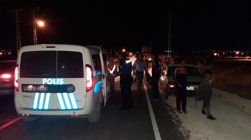 Yoldan ge&ccedil;en hayvanlara &ccedil;arpıp ka&ccedil;tı